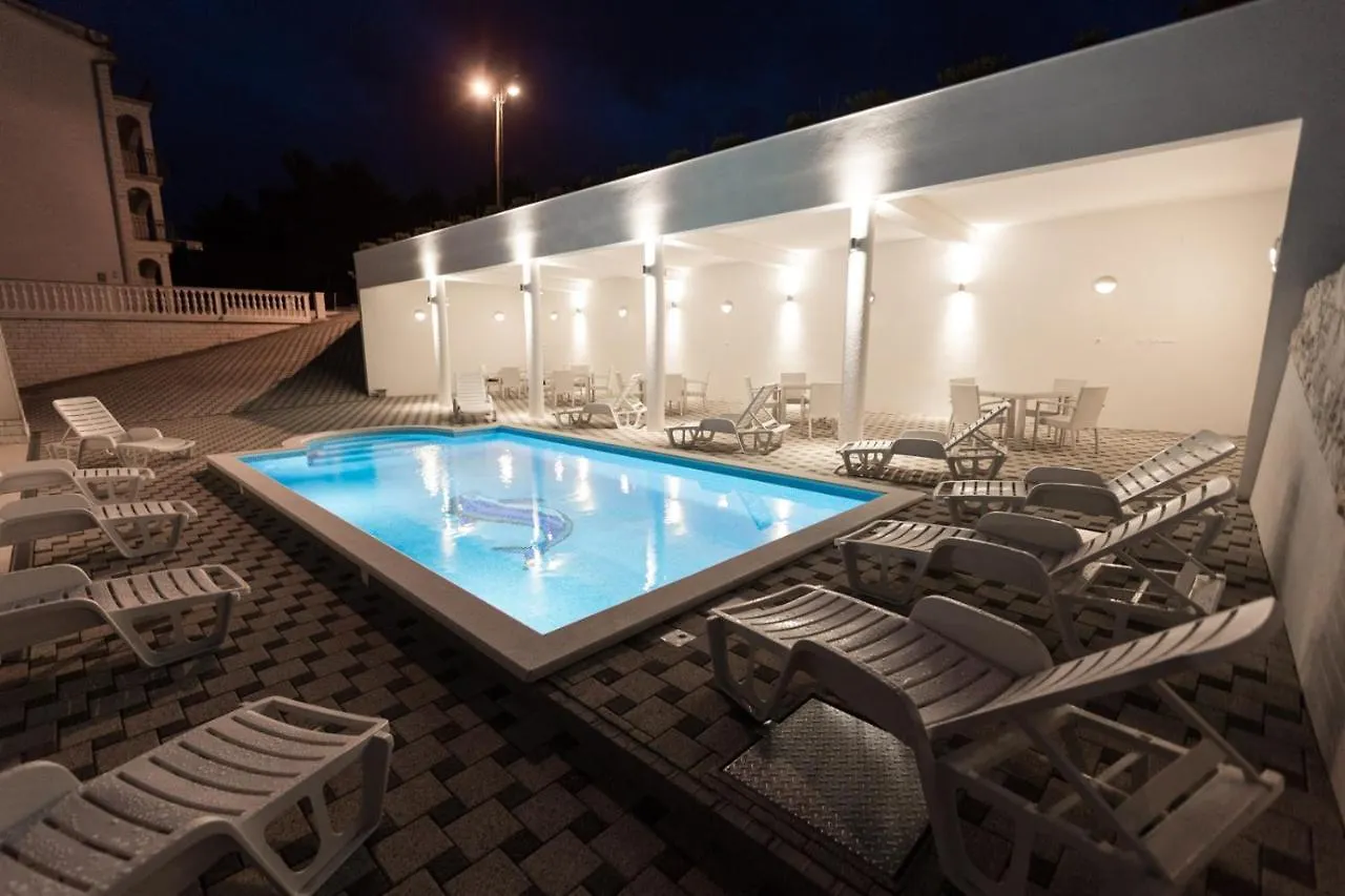 Apartment In Okrug Donji With Sea View, Balcony, Air Conditioning, Wifi 5166-6 Donji Okrug  Donji Okrug (Ciovo)