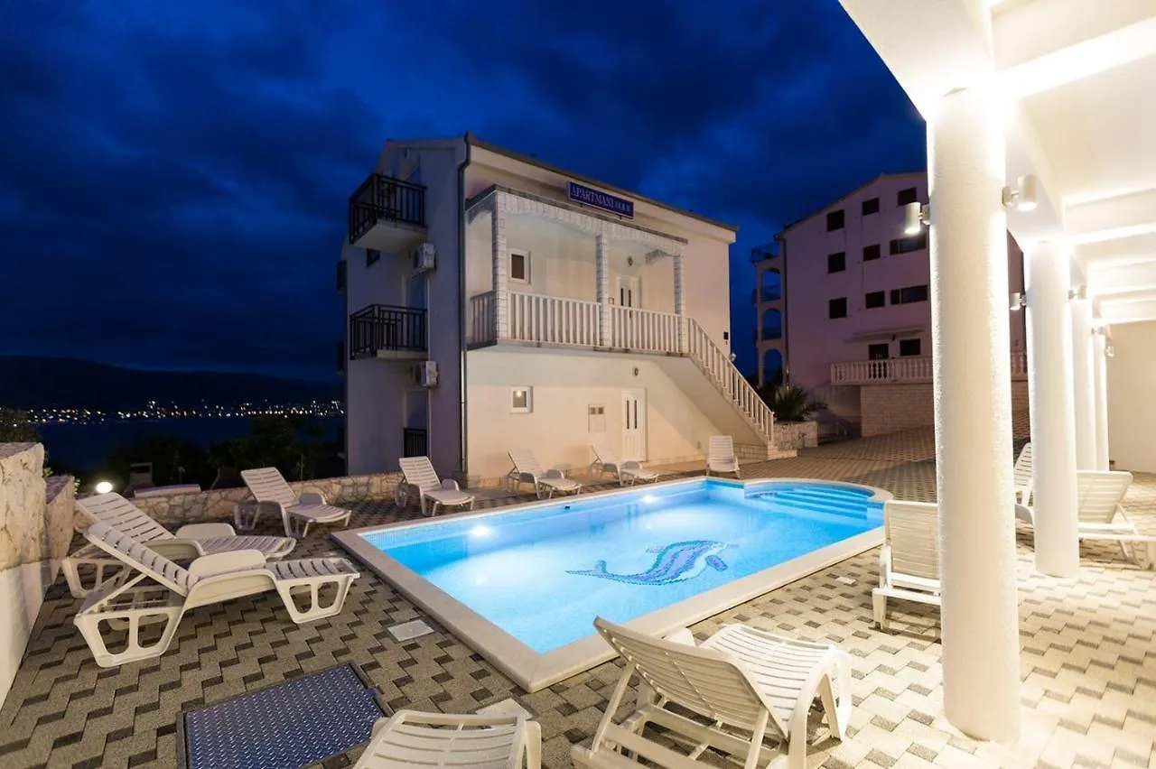 Apartment In Okrug Donji With Sea View, Balcony, Air Conditioning, Wifi 5166-6 Donji Okrug  0*, Donji Okrug (Ciovo)