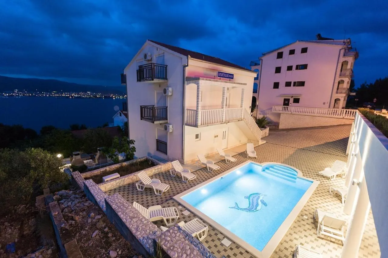 Apartment In Okrug Donji With Sea View, Balcony, Air Conditioning, Wifi 5166-6 Donji Okrug   Donji Okrug (Ciovo)