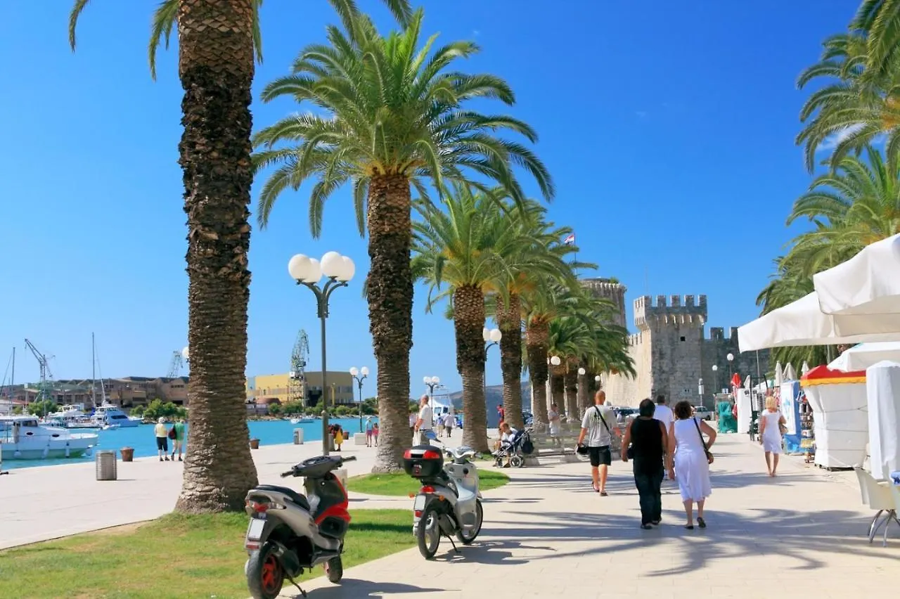Apartment In Okrug Donji With Sea View, Balcony, Air Conditioning, Wifi 5166-6 Donji Okrug  Hırvatistan